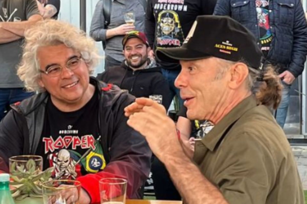 Bruce, vocalista do Iron Maiden, visitou cervejaria