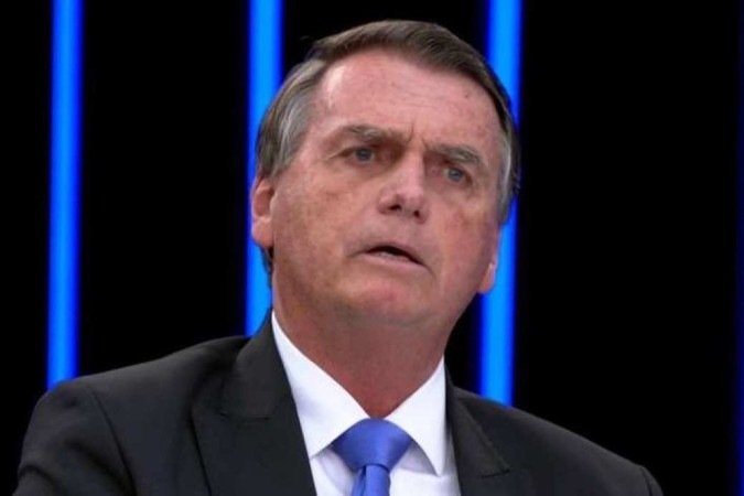 Jair Bolsonaro avisa que não irá comparecer a debates no primeiro turno