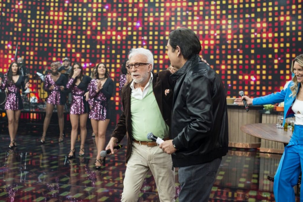 Moacyr Franco e Faustão no palco do "Faustão na Band"