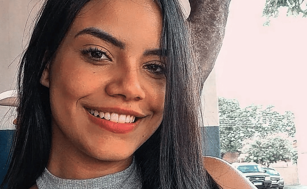 Cantora Monielly Beatriz e namorado morrem em acidente fatal de carro