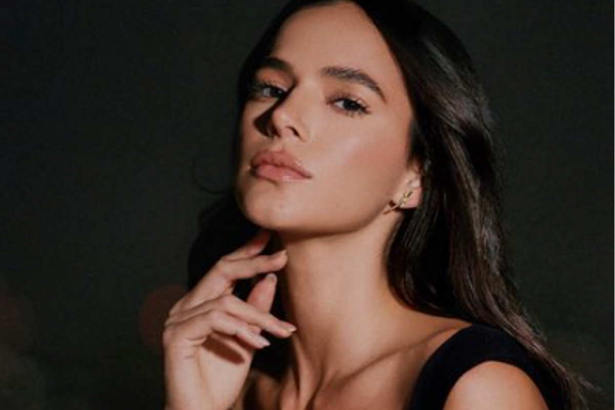 Bruna Marquezine selfie