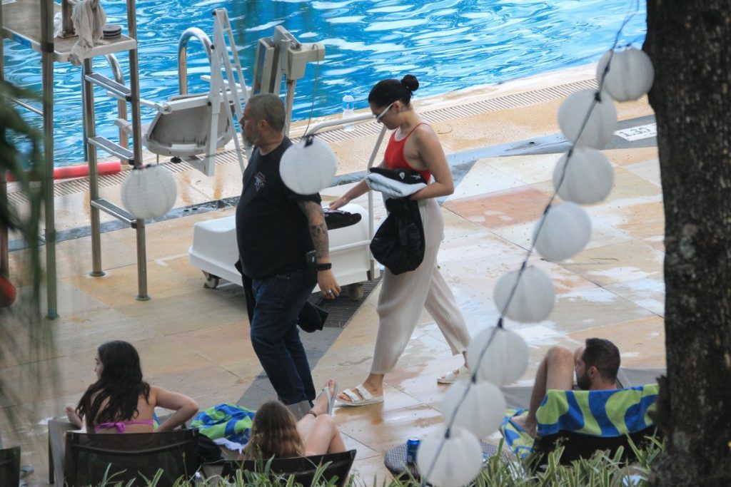 Jessie J curte Piscina no Rio