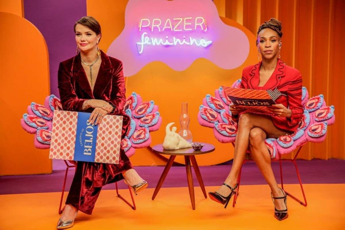 Marcela Mc Gowan e Karol Conká no estúdio de gravação de "Prazer, Feminino"