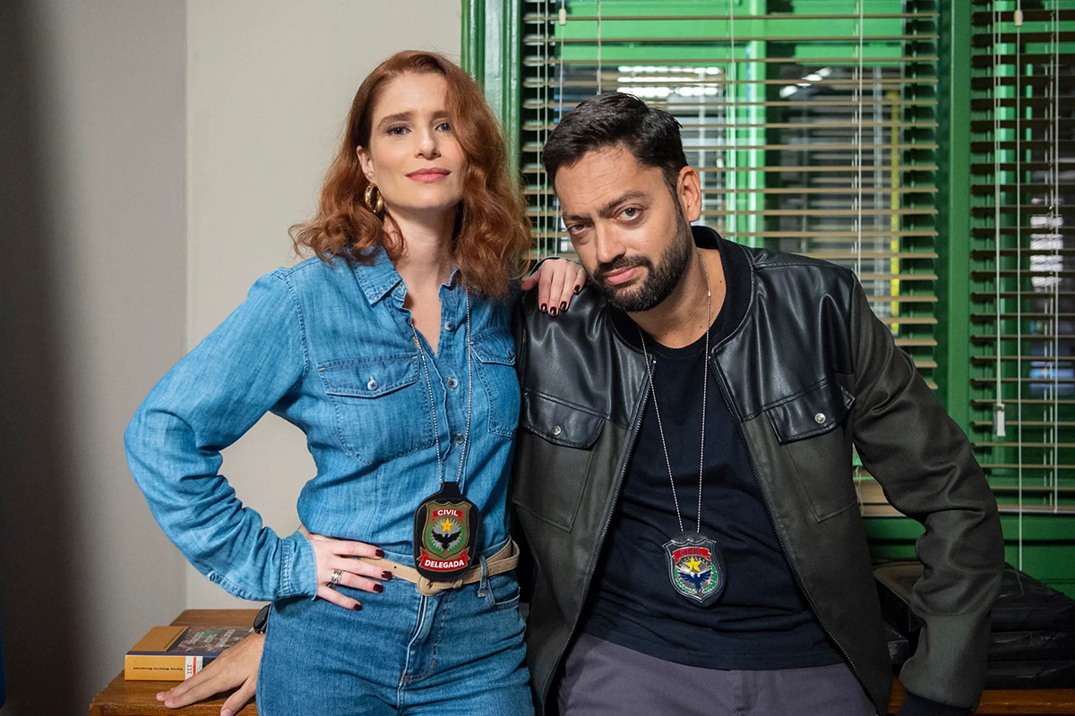 Marcela (Julia Lund) e Paulo (Fernando Caruso) em Cara e Coragem