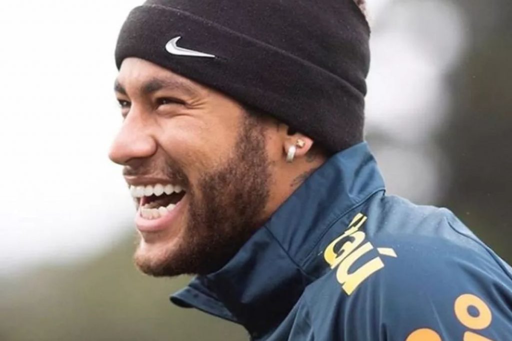 neymar sorrindo