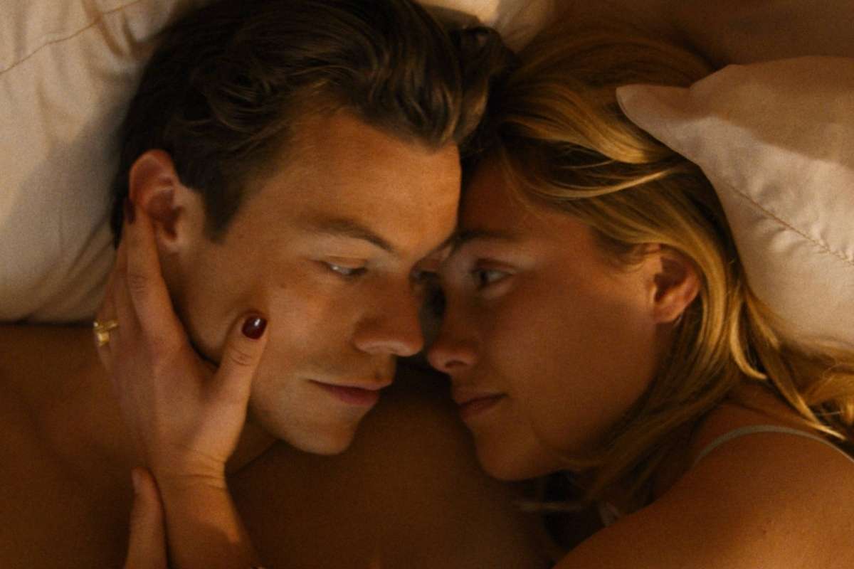 Harry Styles e Florence Pugh em cena de "Não se preocupe querida"