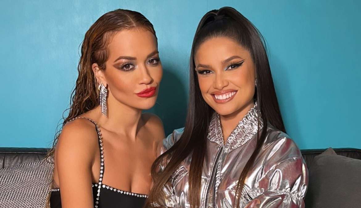 Rita Ora e Juliette batem papo e tiram fotos nos bastidores do Rock In Rio