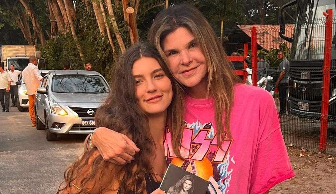 Cristiana Oliveira compartilha foto com Alanis Guillen e fala sobre retorno ao Pantanal