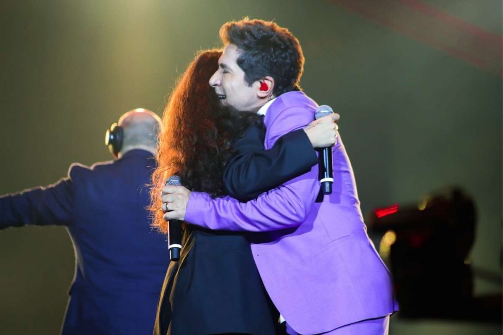 Priscila Alcântara e Daniel cantam no show de Independência do Brasil