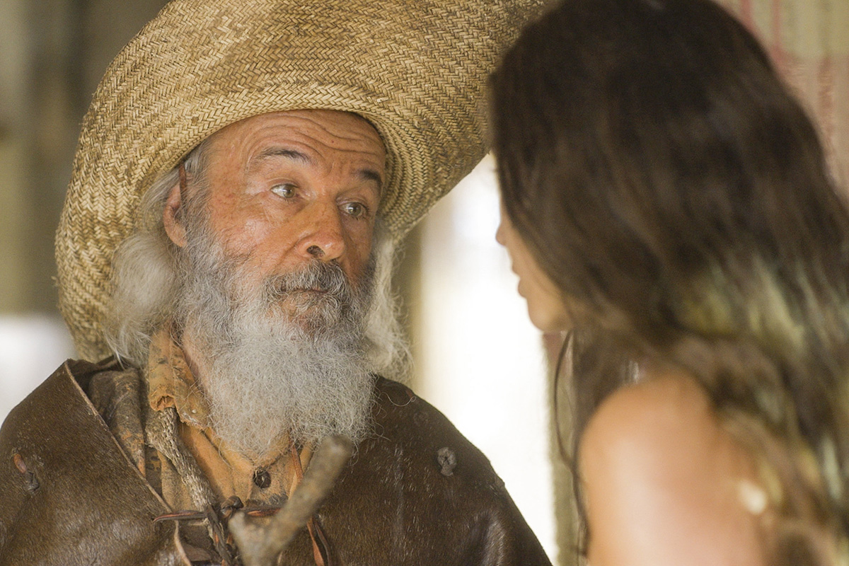 Velho do Rio (Osmar Prado) e Juma (Alanis Guillen) em Pantanal