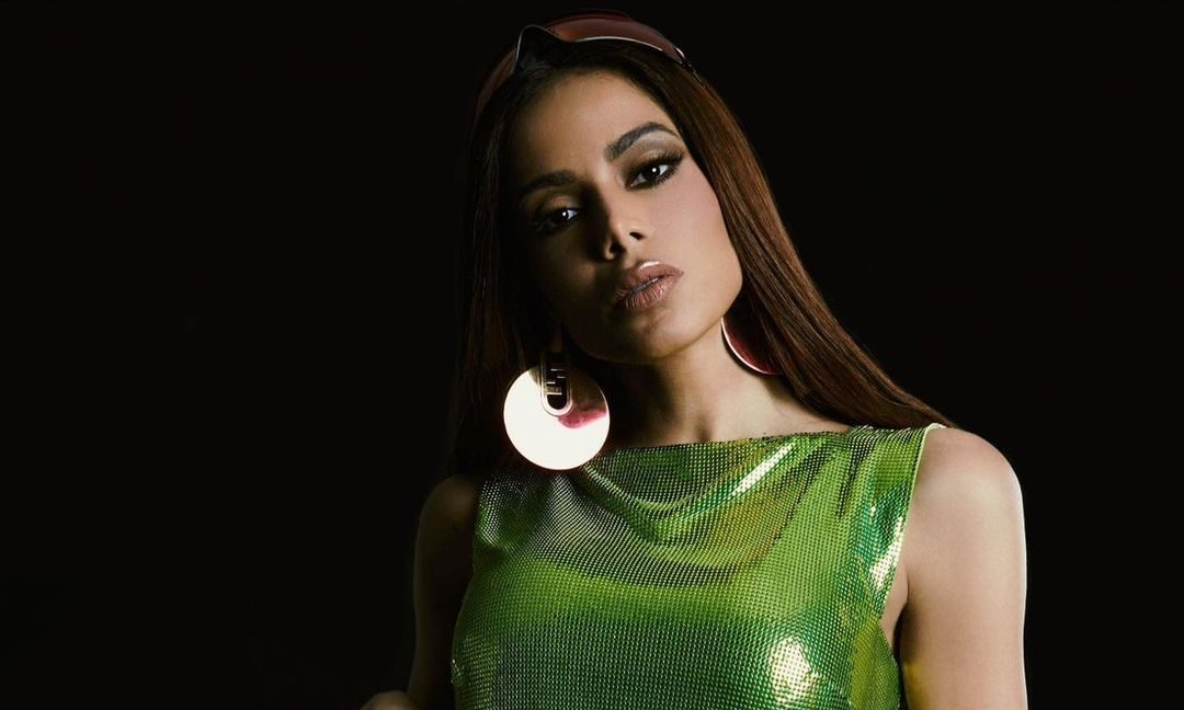 Assessoria de Anitta rebate boatos sobre quadro de depressão: “nunca existiu”