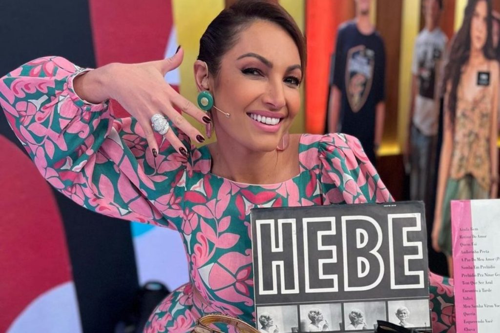 Patricia Poeta exibe anel da Hebe Camargo