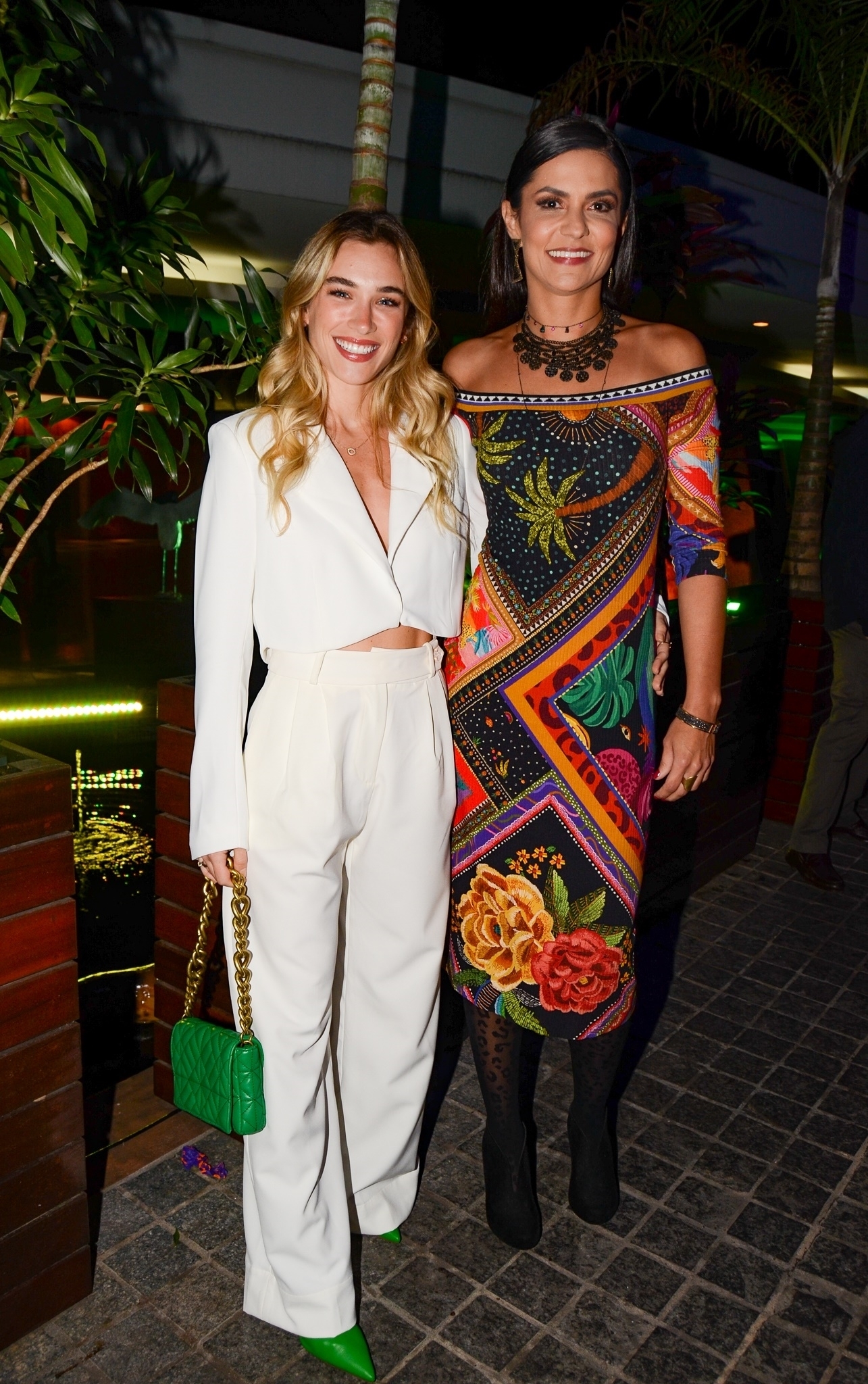 As atrizes de Pantanal, Paula Barbosa e Marcela Fetter posaram para fotos juntas. (Reprodução/Eduardo Araujo/AgNews)