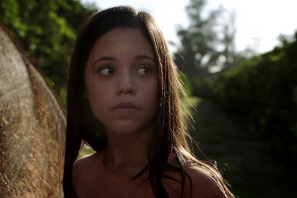 Jenna Ortega, em Saving Flora