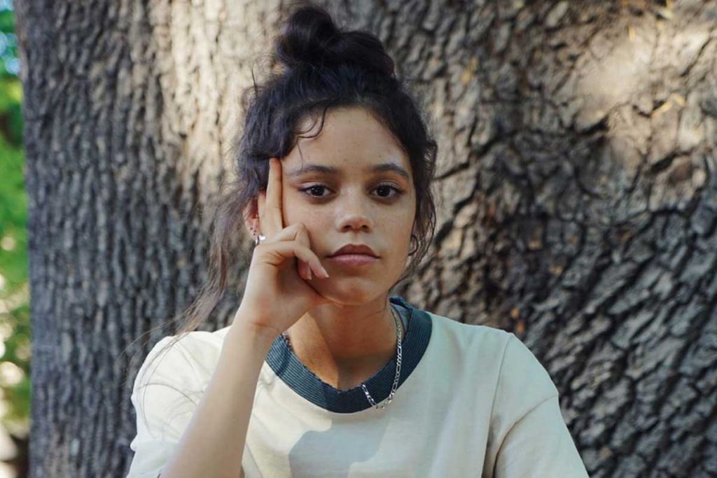 Jenna Ortega, em A Vida Depois