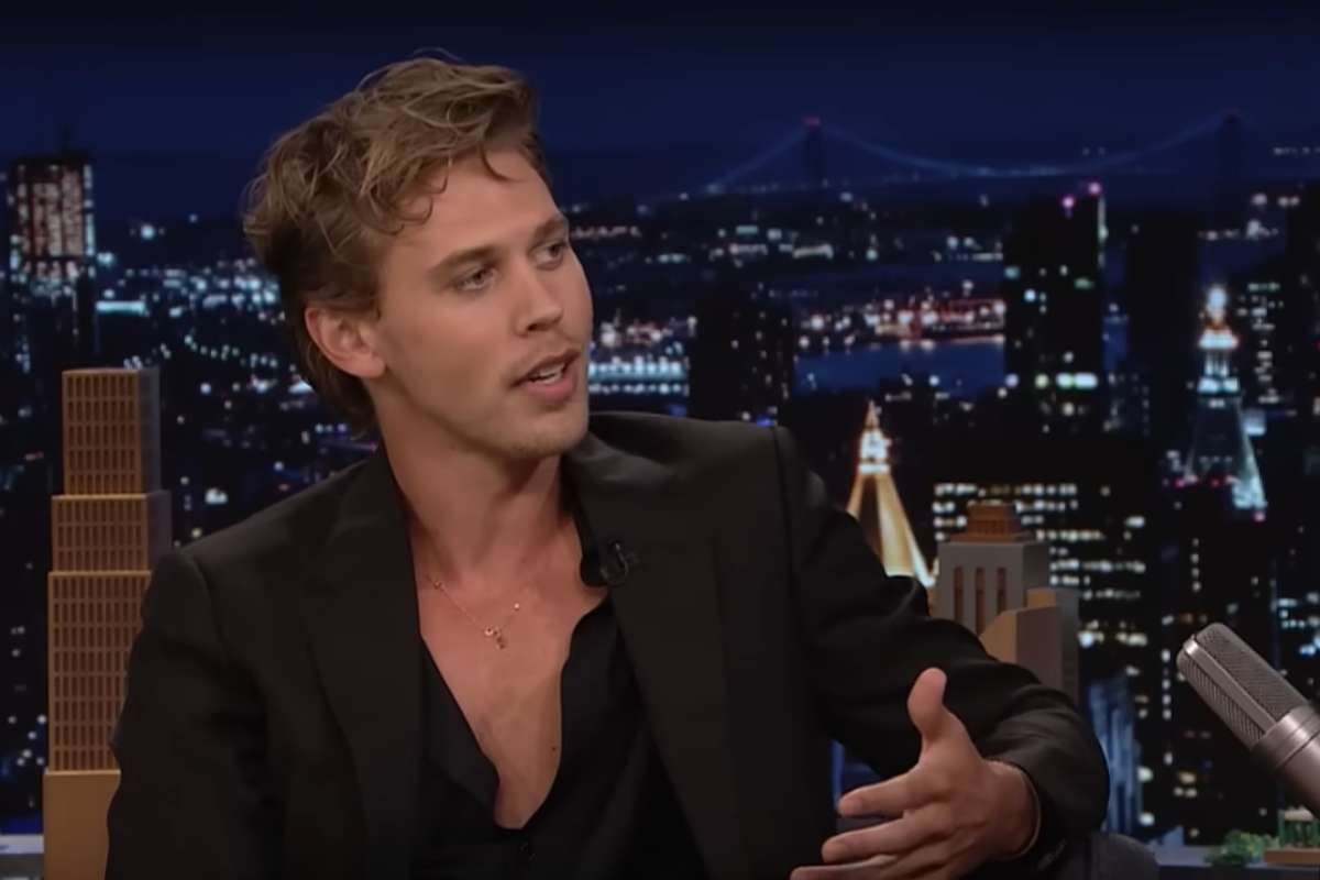 Austin Butler em entrevista com Jimmy Fallon