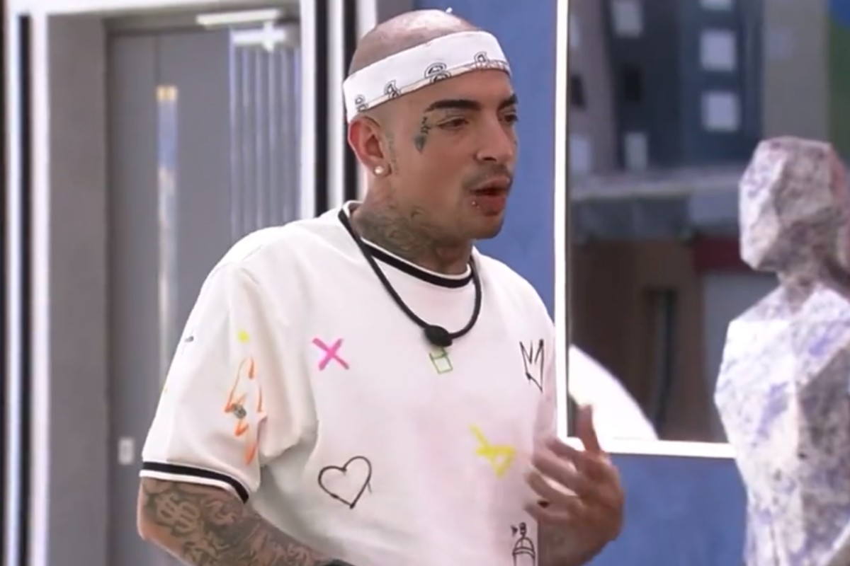 mc guimê com look branco no bbb23