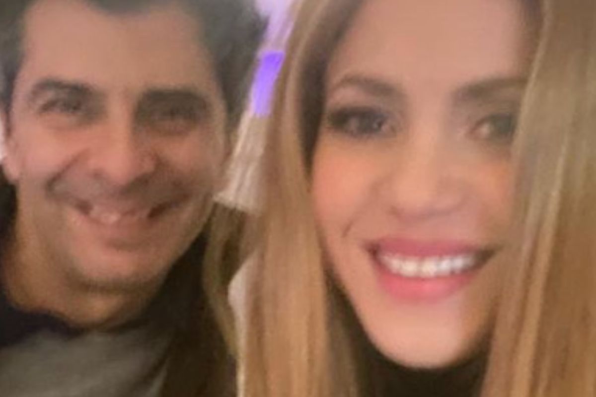 shakira e produtor