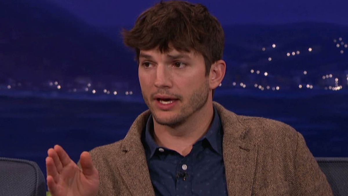 Ashton Kutcher – Foto: Reprodução / YouTube