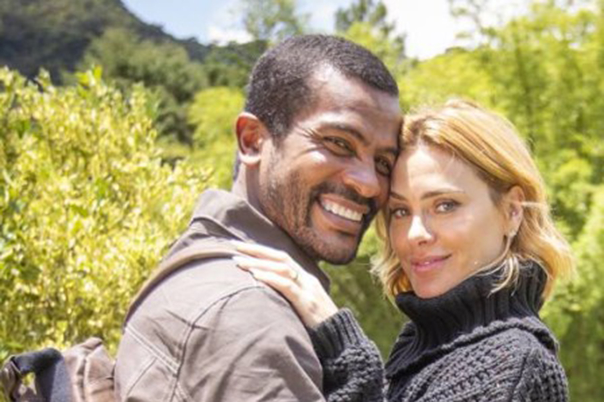 Ben (Samuel de Assis) e Lumiar (Carolina Dieckmann) em Vai Na Fé