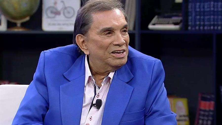 Aos 86 anos, Dedé Santana faz harmonização facial e web detona resultado: ‘Nada diferente’; veja antes e depois