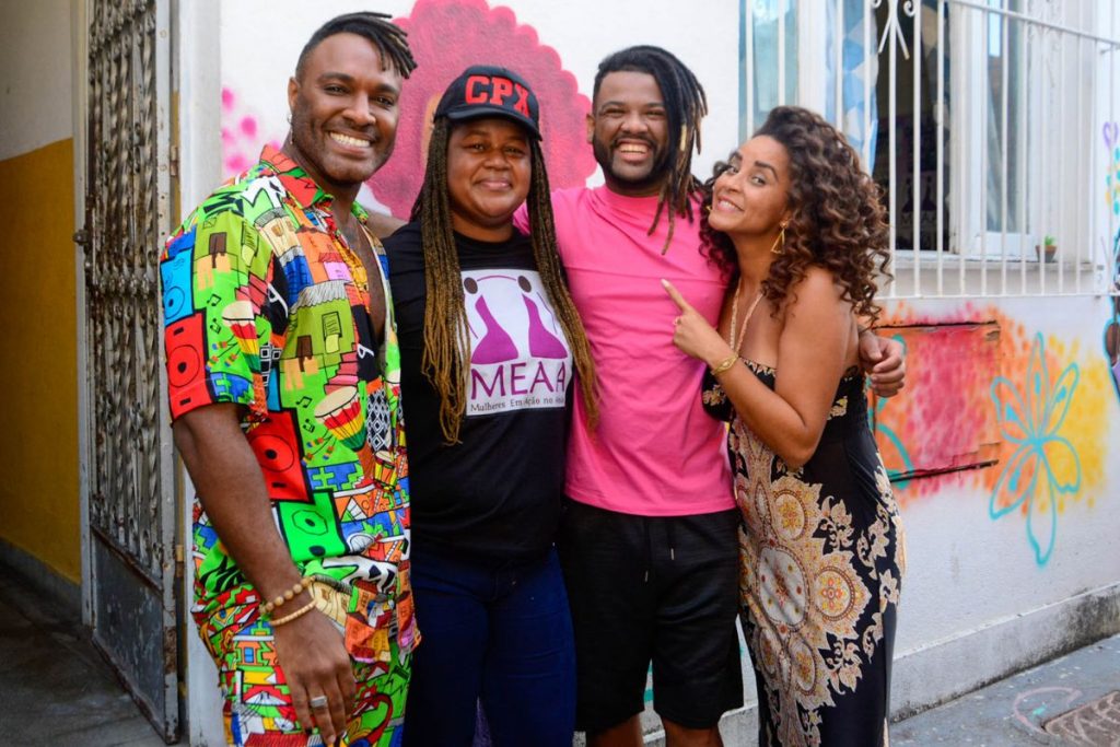 domitila barros e fred nicácio no complexo do alemão, no rio de janeiro