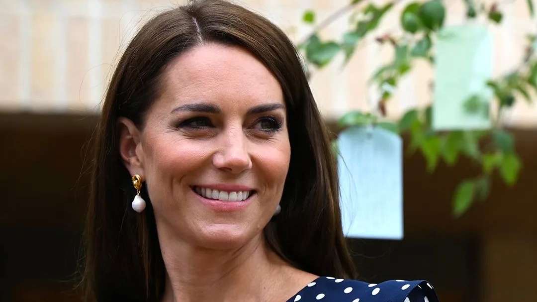 O palácio de Kensington revela truque para esconder a cicatriz de Kate Middleton  Lorena Bueri