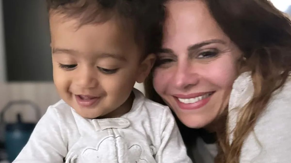 Viviane Araujo e filho / Reprodução: Instagram @VivianeAraujo