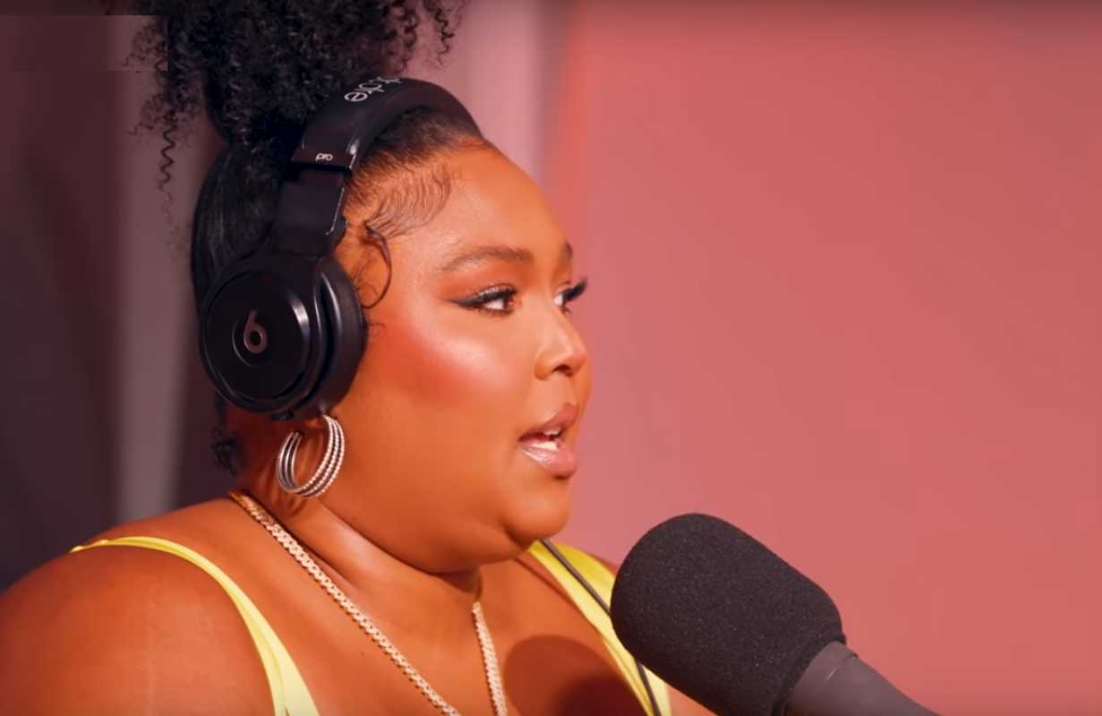 Lizzo em entrevista na Apple Music em 2022