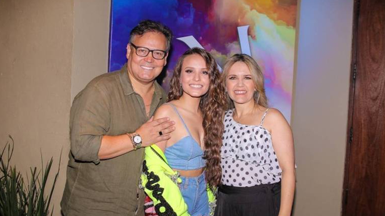 Larissa Manoela se pronuncia após entrevista ir ao ar Lorena Bueri