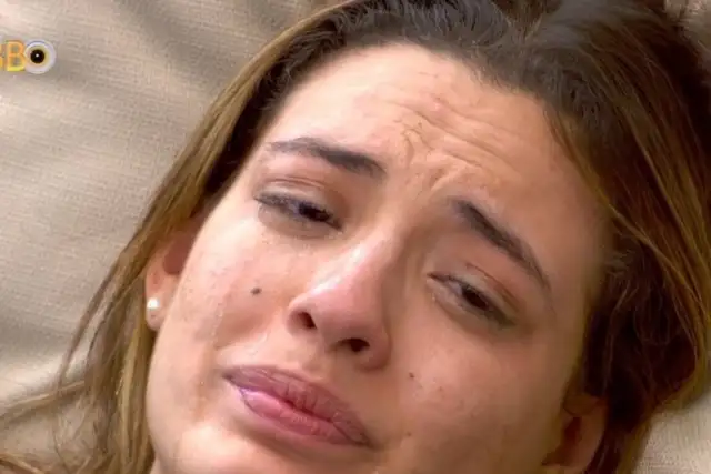 BBB 24 - Beatriz chorando