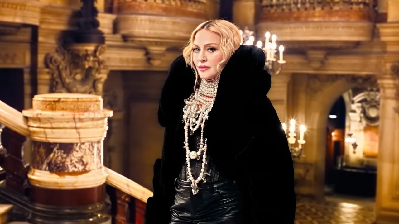 Madonna responde sobre o título de rainha do pop: “A monarquia está no passado e eu não”  Lorena Bueri