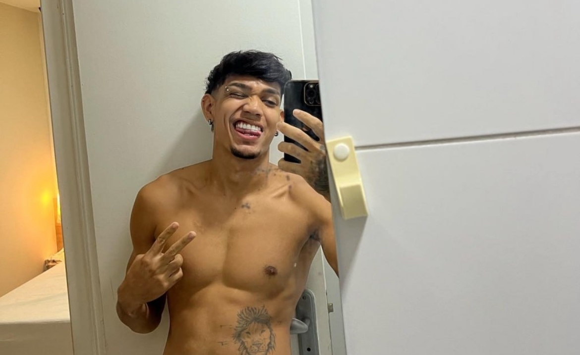 Novos nudes de Jardiel Silva, influencer que beijou Gustavo Rocha, viralizam na web